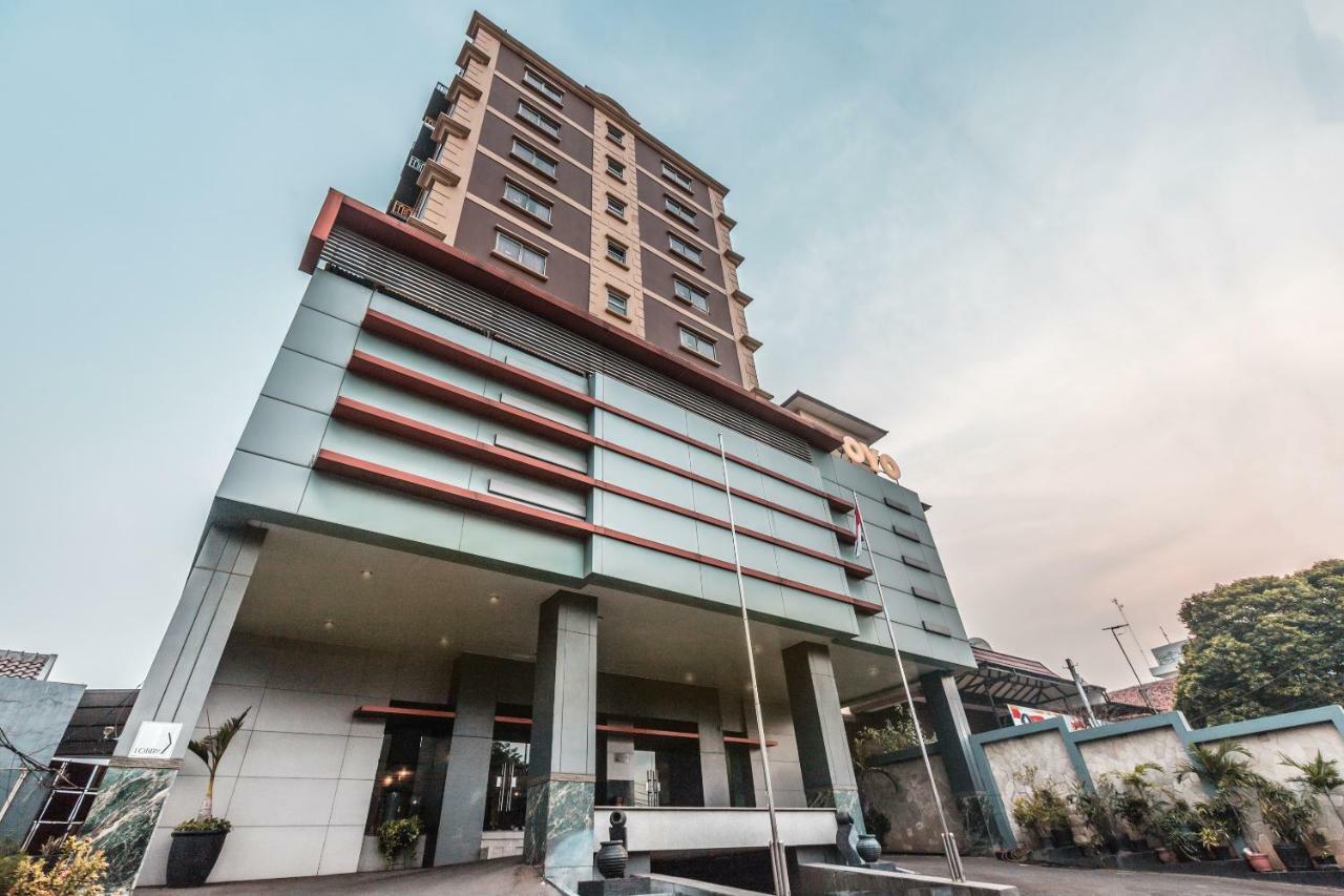 Oyo 1475 Alia Matraman Syariah Near Rs Premier Jatinergara Jacarta Exterior foto