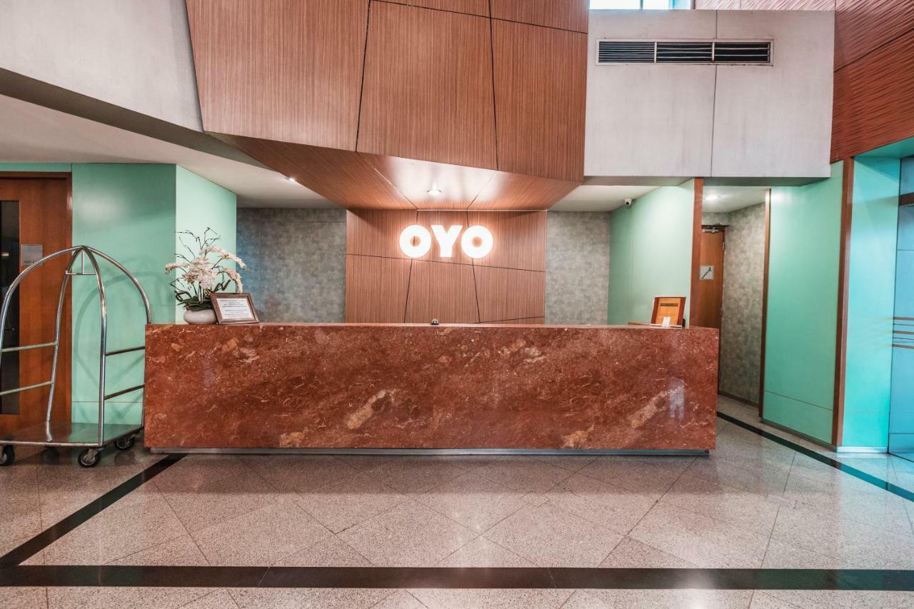 Oyo 1475 Alia Matraman Syariah Near Rs Premier Jatinergara Jacarta Exterior foto